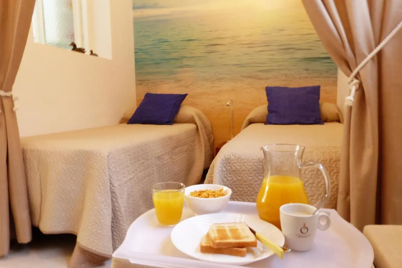 ベナルマデナStudio With Access To The Garden. Open Pool. Beach Very Close. Wifi & Netflix Freeアパートメント アパート