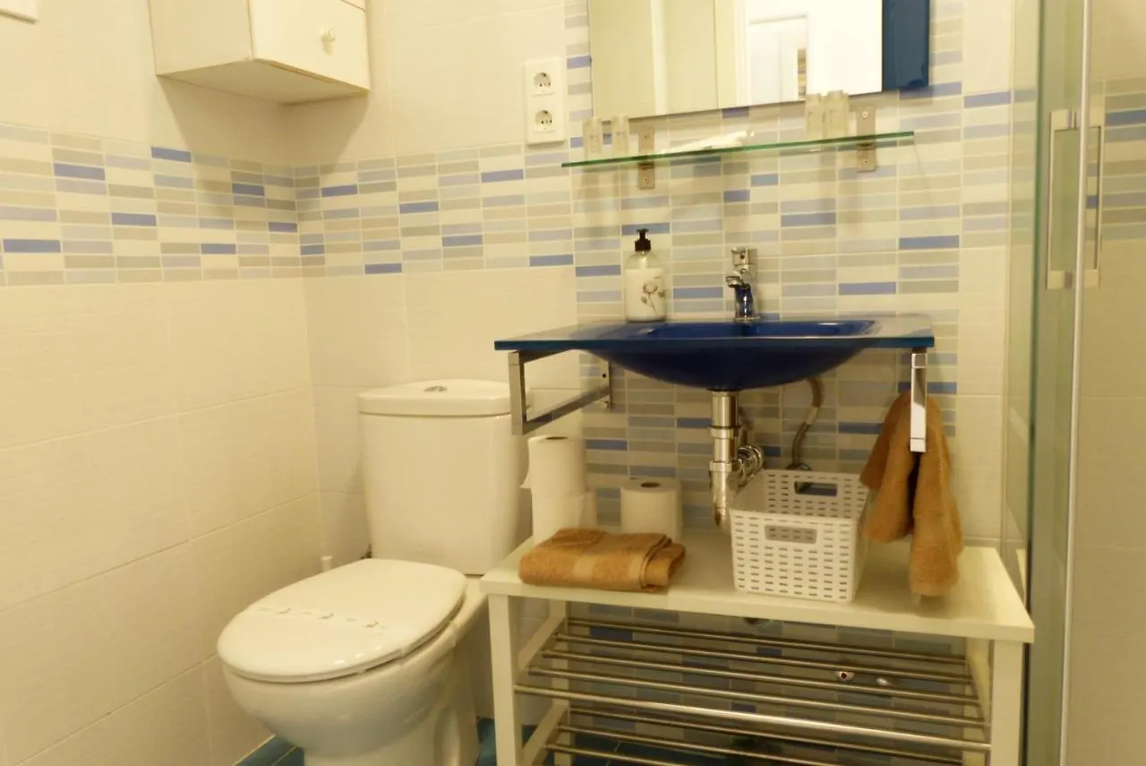 ベナルマデナStudio With Access To The Garden. Open Pool. Beach Very Close. Wifi & Netflix Freeアパートメント 0*, ベナルマデナ