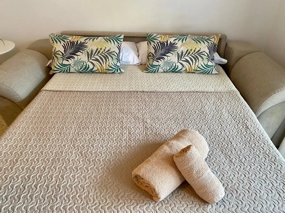 Studio With Access To The Garden. Open Pool. Beach Very Close. Wifi & Netflix Free Apartment Benalmadena