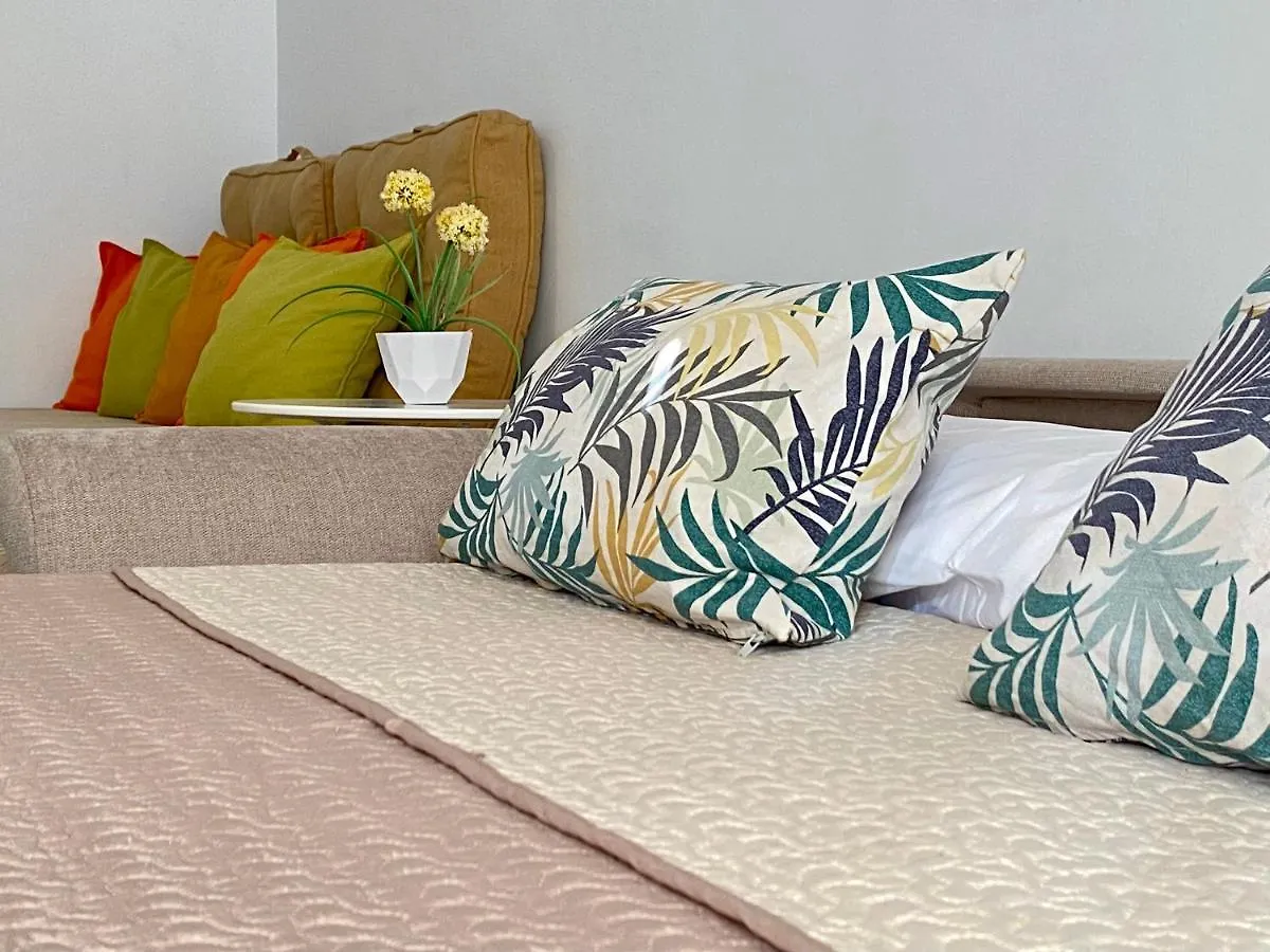 Studio With Access To The Garden. Open Pool. Beach Very Close. Wifi & Netflix Free Apartment Benalmadena Spain